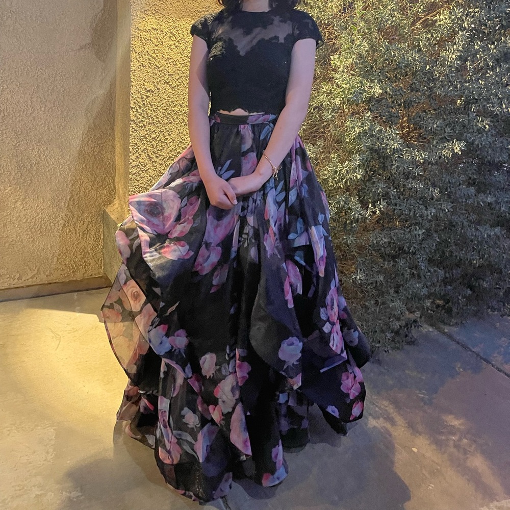 Beautiful dress skirt/ top